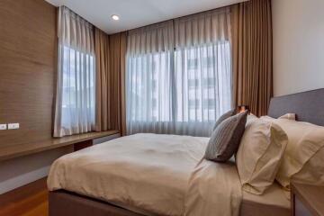 3 bed Duplex in Bright Sukhumvit 24 Khlongtan Sub District D11014