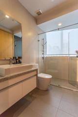 3 bed Condo in Millennium Residence Khlongtoei Sub District C11024