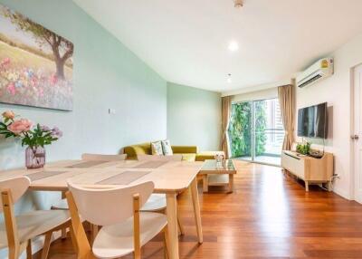 2 bed Condo in Belle Grand Rama 9 Huai Khwang Sub District C11011