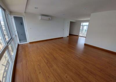 3 bed House in Space Townhome Wang Thonglang Sub District H10915