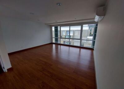 3 bed House in Space Townhome Wang Thonglang Sub District H10915