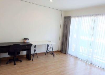 3 bed House in Lumpini Town Place Sukhumvit 62 Bangchak Sub District H10913