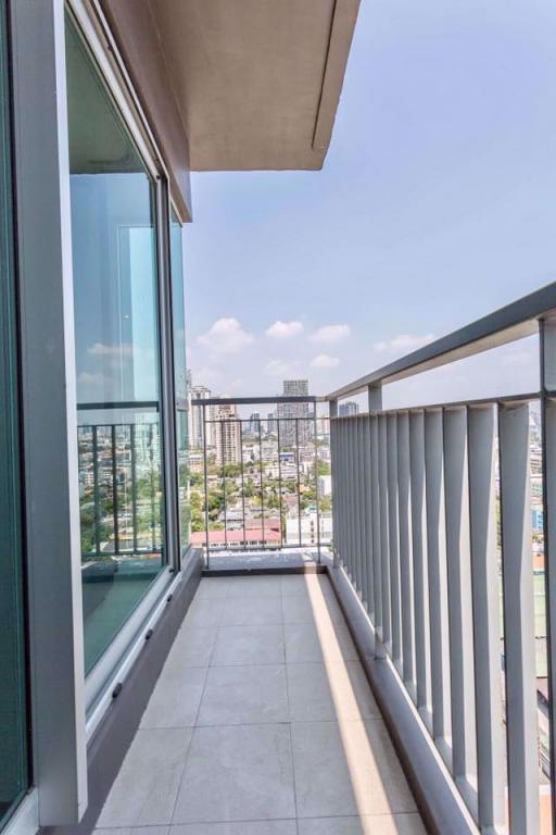 2 bed Condo in Rhythm Sathorn - Narathiwas Thungmahamek Sub District C10975