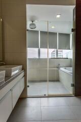 2 bed Condo in Millennium Residence Khlongtoei Sub District C10971