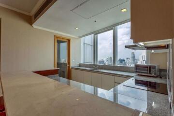 2 bed Condo in Millennium Residence Khlongtoei Sub District C10971