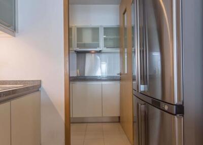 3 bed Condo in Millennium Residence Khlongtoei Sub District C10968