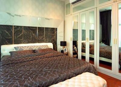 2 bed Condo in Belle Grand Rama 9 Huai Khwang Sub District C10946