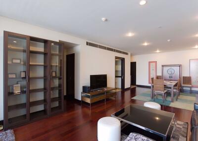 2 bed Condo in The Park Chidlom Lumphini Sub District C10937