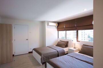 2 bed Condo in Beverly Tower Condo Khlong Toei Nuea Sub District C10930