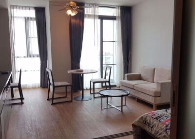 1 bed Condo in Siamese Surawong Si Phraya Sub District C10905