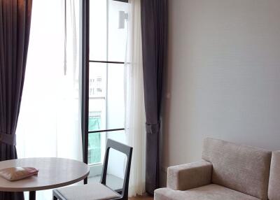 1 bed Condo in Siamese Surawong Si Phraya Sub District C10905