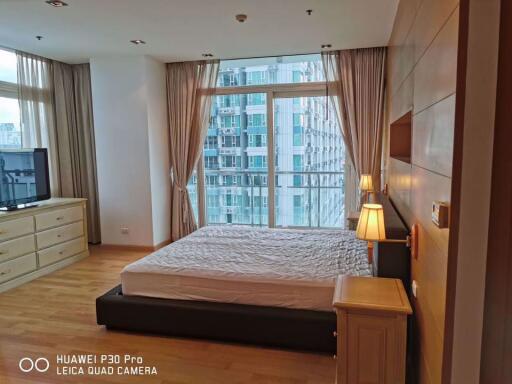 3 bed Condo in The Height Khlong Toei Nuea Sub District C10896