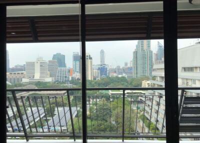 1 bed Condo in Renova Residence Chidlom Lumphini Sub District C10895