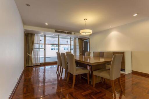 3 bed Condo in Asa Garden Khlongtan Sub District C10894