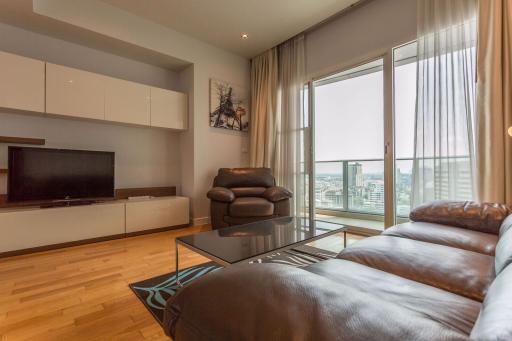 3 bed Condo in Millennium Residence Khlongtoei Sub District C10893