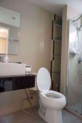 2 bed Condo in Zenith Place Sukhumvit Phrakhanongnuea Sub District C10856