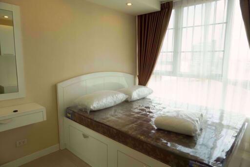 2 bed Condo in Zenith Place Sukhumvit Phrakhanongnuea Sub District C10856