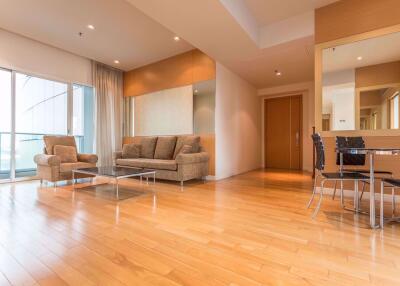 2 bed Condo in Millennium Residence Khlongtoei Sub District C10854