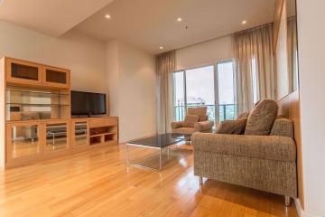 2 bed Condo in Millennium Residence Khlongtoei Sub District C10854