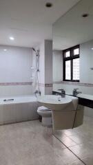 3 bed Condo in Asa Garden Khlongtan Sub District C10849