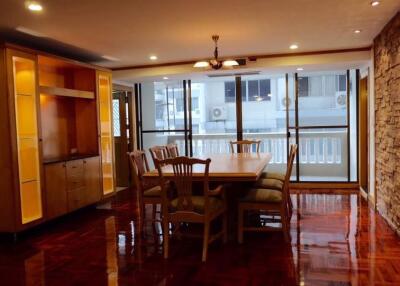 3 bed Condo in Asa Garden Khlongtan Sub District C10849