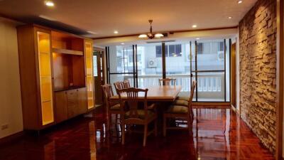 3 bed Condo in Asa Garden Khlongtan Sub District C10849