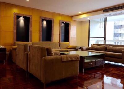 3 bed Condo in Asa Garden Khlongtan Sub District C10849