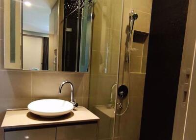 2 bed Condo in M Silom Suriyawong Sub District C10844