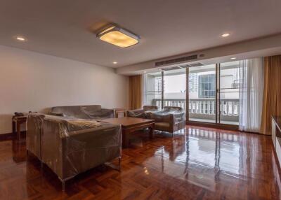 3 bed Condo in Asa Garden Khlongtan Sub District C10839