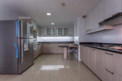 3 bed Condo in Asa Garden Khlongtan Sub District C10839