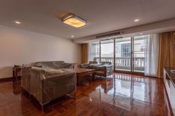 3 bed Condo in Asa Garden Khlongtan Sub District C10839