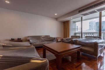 3 bed Condo in Asa Garden Khlongtan Sub District C10839