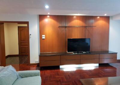 3 bed Condo in Asa Garden Khlongtan Sub District C10834