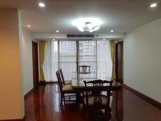 3 bed Condo in Asa Garden Khlongtan Sub District C10834