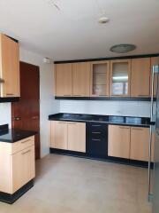 3 bed Condo in Asa Garden Khlongtan Sub District C10834