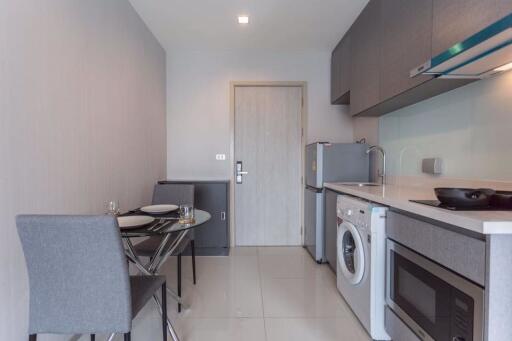 1 bed Condo in Rhythm Sukhumvit 36-38 Phra Khanong Sub District C10831