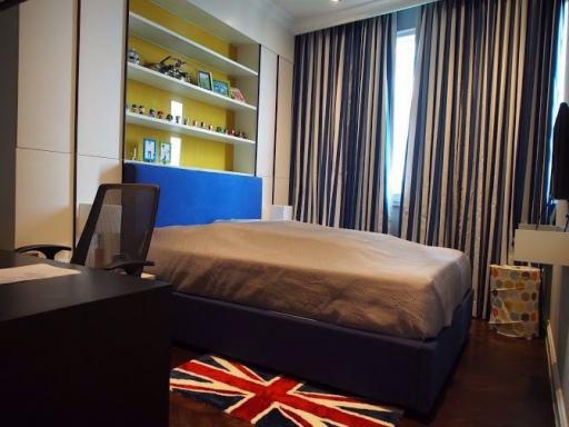 3 bed Condo in Millennium Residence Khlongtoei Sub District C10817