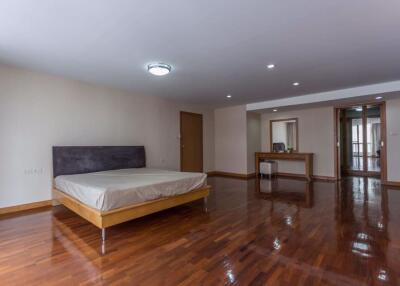3 bed Duplex in Asa Garden Khlongtan Sub District D10669
