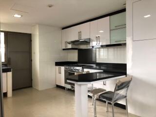 3 bed Condo in Asa Garden Khlongtan Sub District C10808