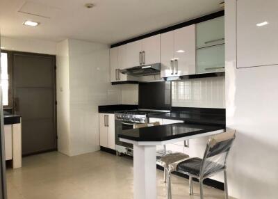 3 bed Condo in Asa Garden Khlongtan Sub District C10808