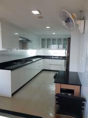 4 bed Condo in Asa Garden Khlongtan Sub District C10806