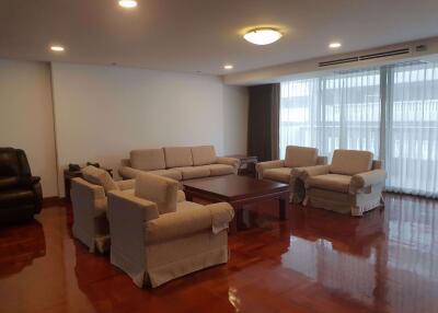 4 bed Condo in Asa Garden Khlongtan Sub District C10806