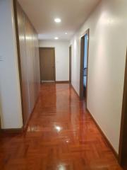 4 bed Condo in Asa Garden Khlongtan Sub District C10806