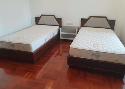 4 bed Condo in Asa Garden Khlongtan Sub District C10806