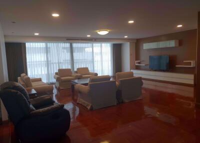 4 bed Condo in Asa Garden Khlongtan Sub District C10806