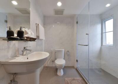 1 ห้องนอน, 1 ห้องน้ำ คอนโด ราคา ฿ 50,000/เดือน
