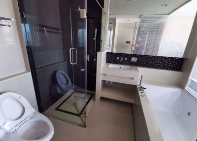 2 bed Condo in The Address Sathorn Silom Sub District C10759