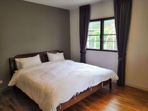 3 bed Condo in Lily House Khlong Toei Nuea Sub District C10742