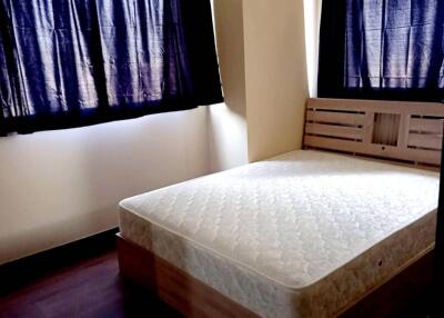 2 bed Condo in Vista Garden Phrakhanongnuea Sub District C10713