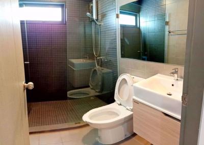 2 ห้องนอน, 2 ห้องน้ำ คอนโด ราคา ฿ 20,000/เดือน
